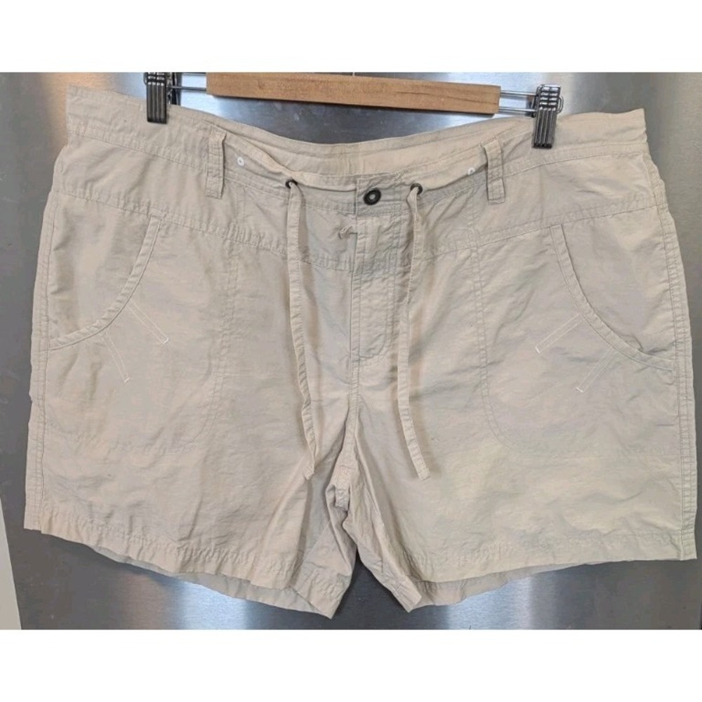 Columbia Womens XL Shorts Beige Nylon Canvas Pockets 6' Inseam Logo Outdoor Cute